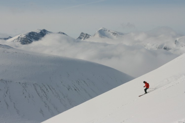 Heliski i riksgränsen! 8 april 2009. Foto: Andreas Bengtsson